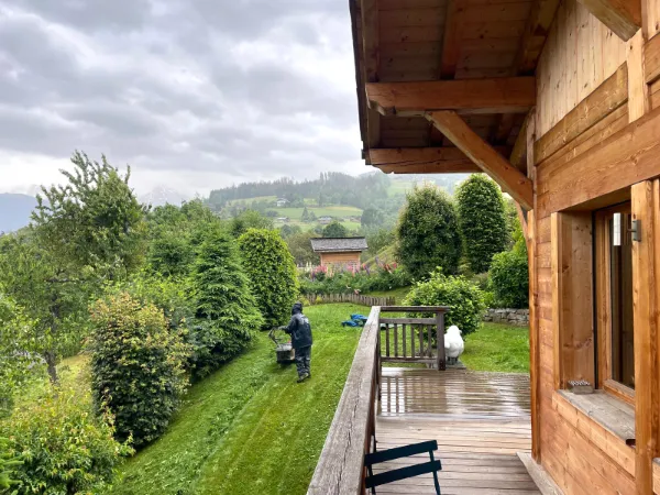 ashoka-intendance-pelouse-chalet